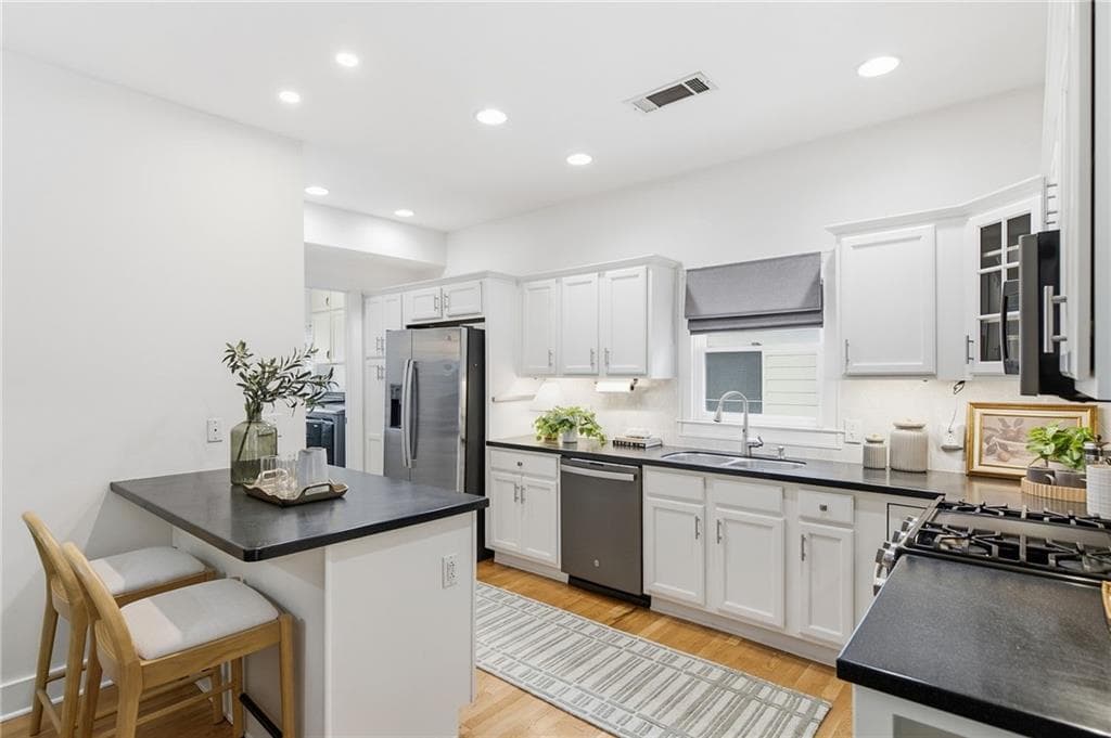 3 bedroom, 2 bathroom, 1,932 sq ft single family residence under contract at 2554 Knox Street, Atlanta, GA 30317 — photo 10