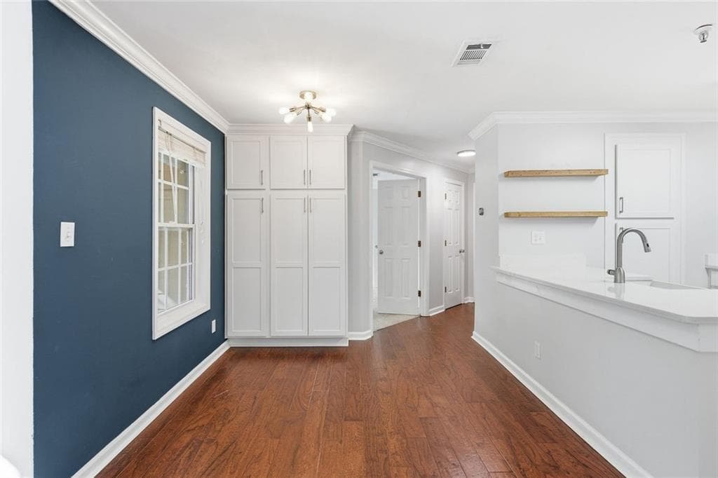 2 bedroom, 2 bathroom, 933 sq ft condominium for sale at 2068 River Heights Walk, Marietta, GA 30067 — photo 4