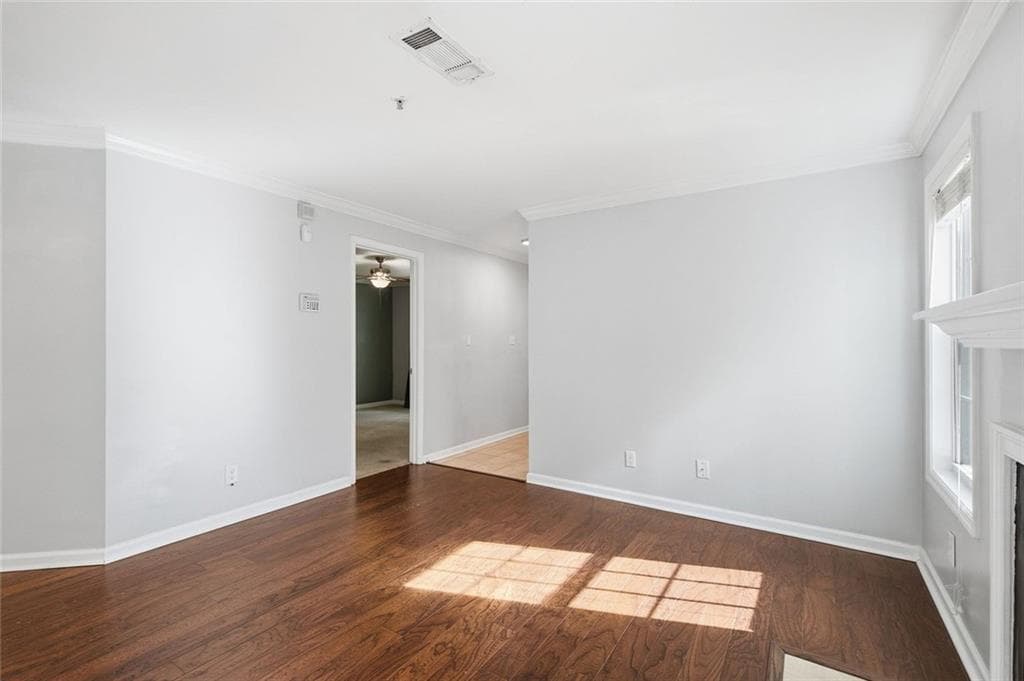 2 bedroom, 2 bathroom, 933 sq ft condominium for sale at 2068 River Heights Walk, Marietta, GA 30067 — photo 7
