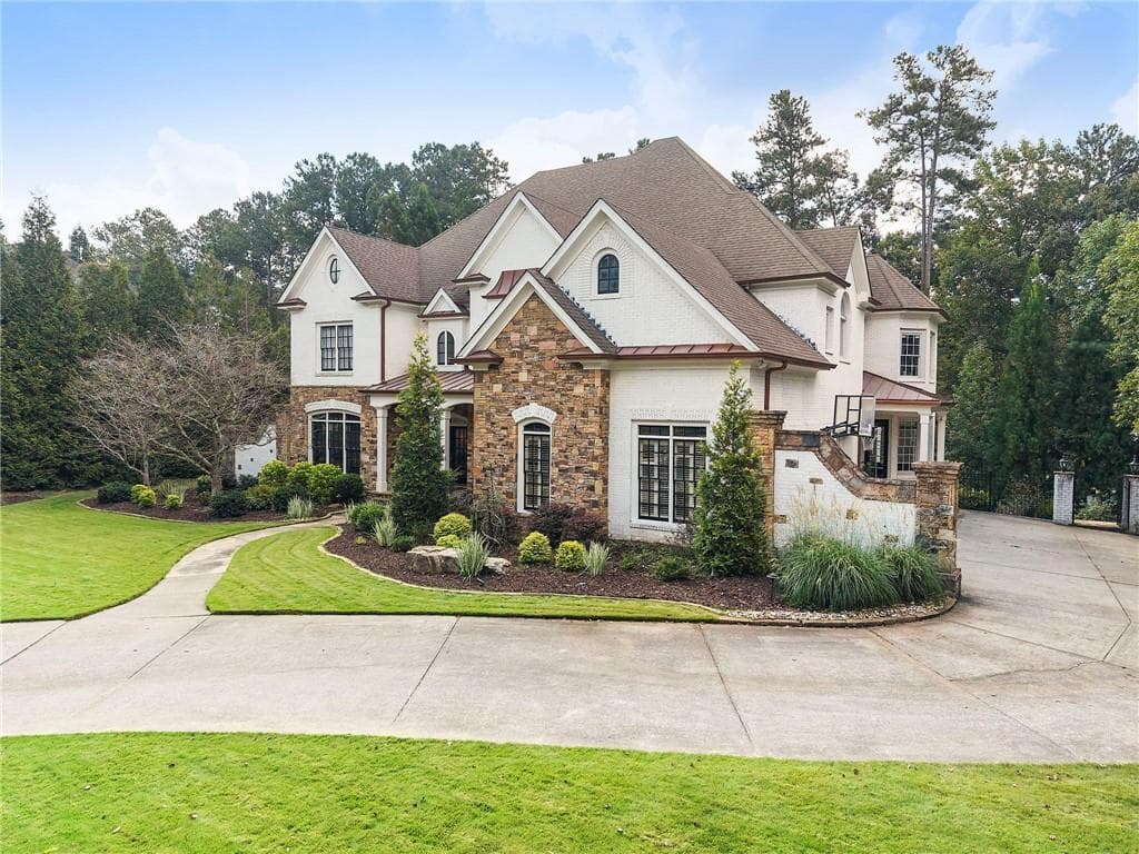 5 bedroom, 7 bathroom, 6,919 sq ft single family residence for sale at 6229 Arnall Court, Acworth, GA 30101 — photo 3
