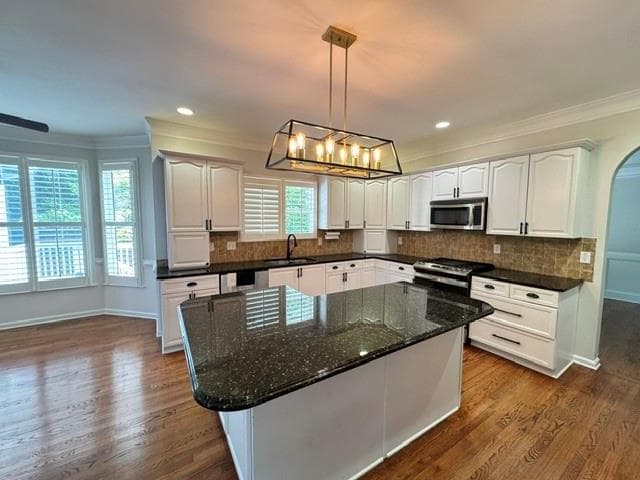 6 bedroom, 4 bathroom, 5,400 sq ft single family residence for sale at 4157 Berkeley Landing, Kennesaw, GA 30144 — photo 2