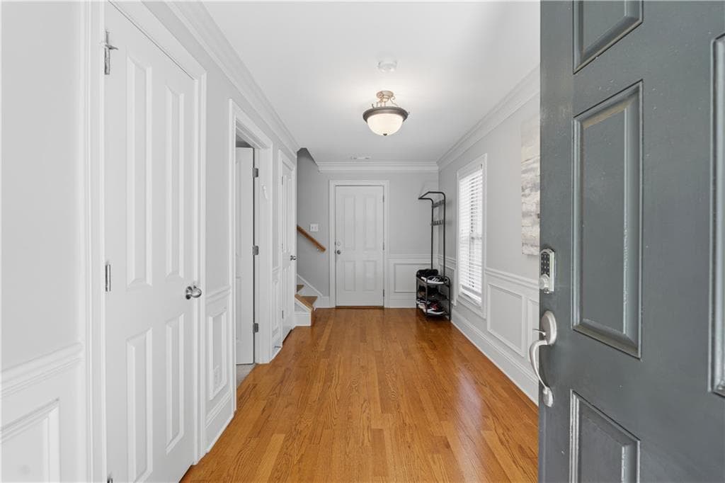 3 bedroom, 4 bathroom, 2,400 sq ft townhouse for rent at 5161 Monitor Lane, Alpharetta, GA 30022 for $2,900 a month — photo 2