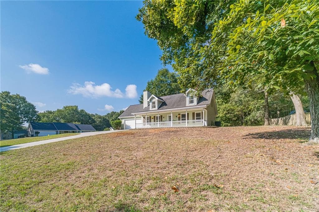 3 bedroom, 2 bathroom, 1,651 sq ft single family residence for sale at 2275 Huntington Drive, Loganville, GA 30052