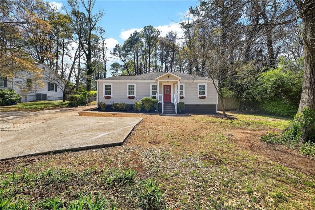 4 bedroom, 3 bathroom, 1,630 sq ft single family residence for sale at 955 Columbia Drive, Decatur, GA 30030