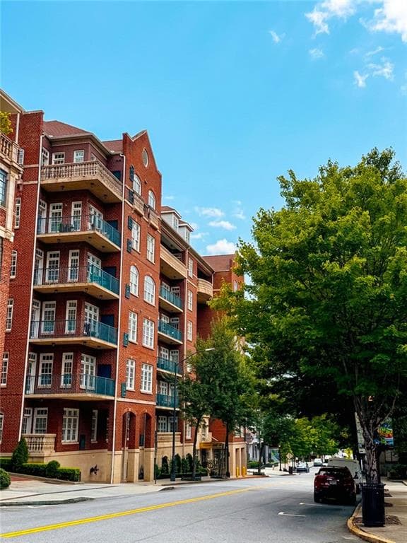 2 bedroom, 2 bathroom, 1,187 sq ft condominium for sale at 77 Peachtree Place 211, Atlanta, GA 30309