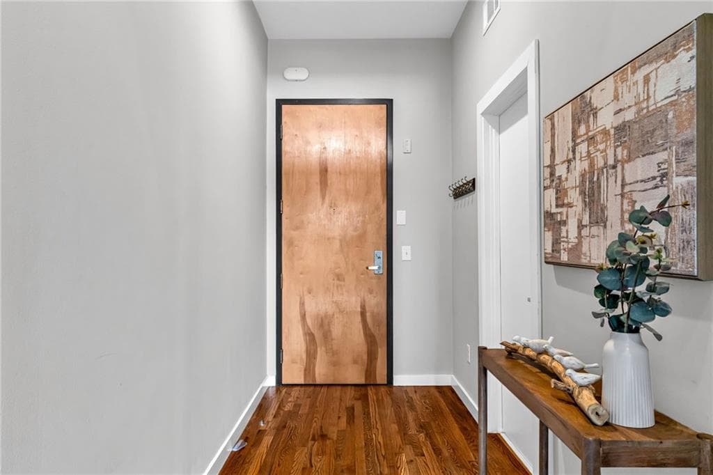 2 bedroom, 2 bathroom, 1,387 sq ft condominium for sale at 680 Greenwood Avenue 404, Atlanta, GA 30306 — photo 5