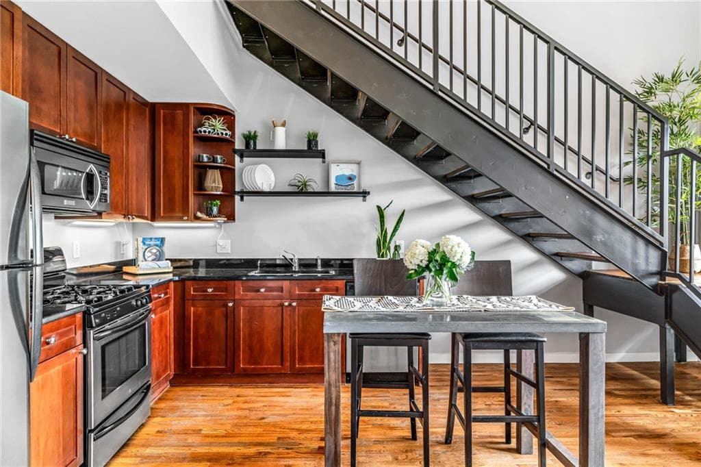 2 bedroom, 2 bathroom, 1,387 sq ft condominium for sale at 680 Greenwood Avenue 404, Atlanta, GA 30306 — photo 10