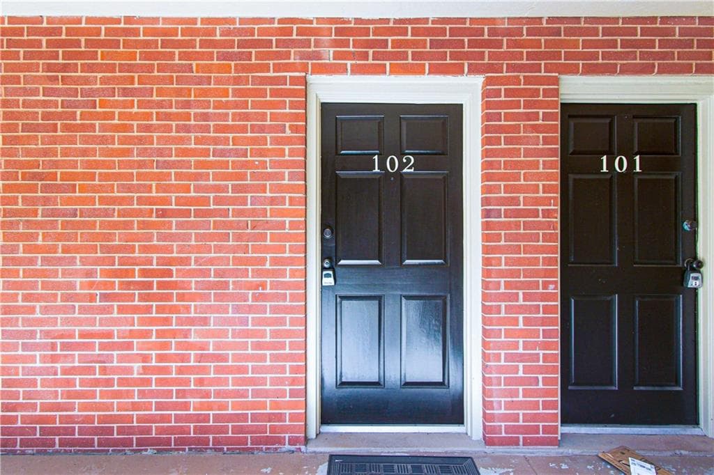2 bedroom, 1 bathroom, 795 sq ft condominium for sale at 250 Little Street B102, Athens, GA 30605 — photo 8