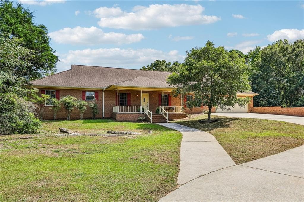 3 bedroom, 2 bathroom, 2,412 sq ft single family residence for sale at 8791 Pleasant Hill Road, Conyers, GA 30058 — photo 3