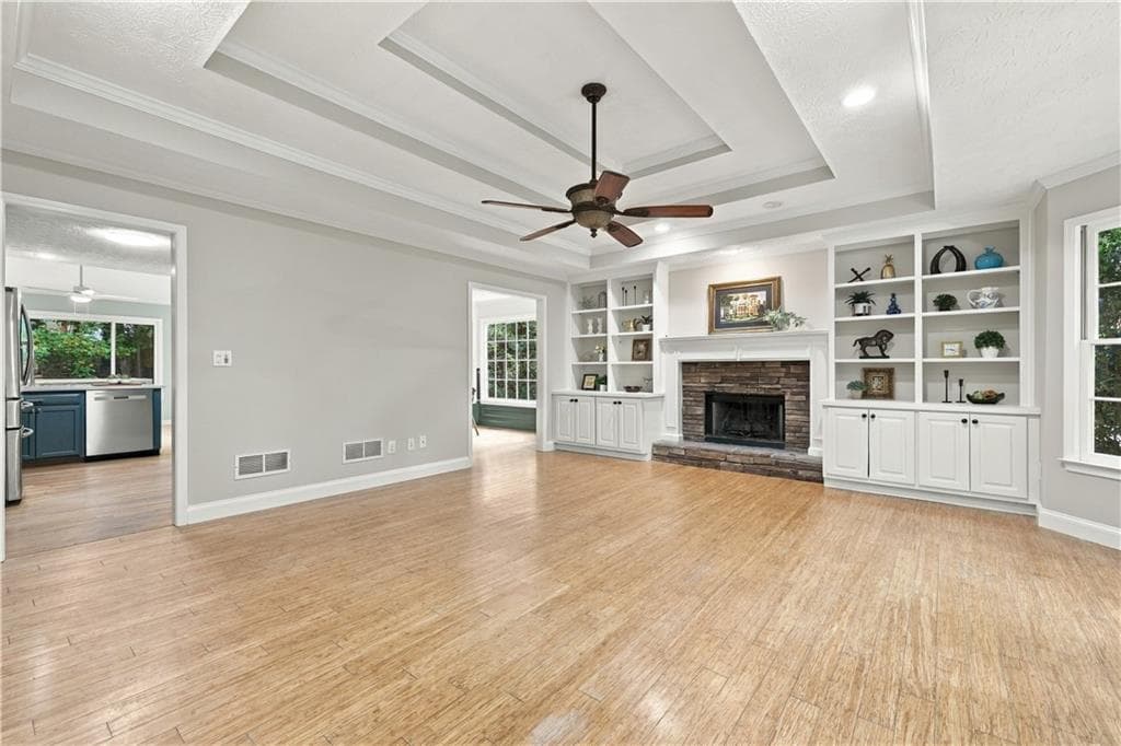 3 bedroom, 2 bathroom, 2,677 sq ft single family residence for sale at 210 Crabapple Lane, Powder Springs, GA 30127 — photo 3