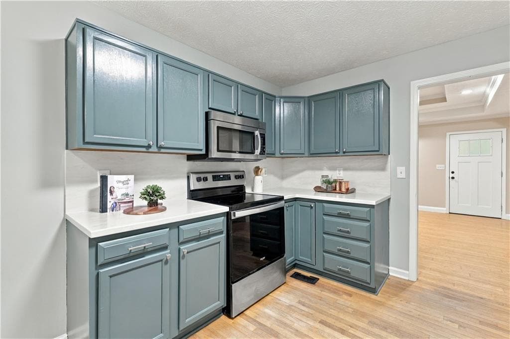 3 bedroom, 2 bathroom, 2,677 sq ft single family residence for sale at 210 Crabapple Lane, Powder Springs, GA 30127 — photo 6