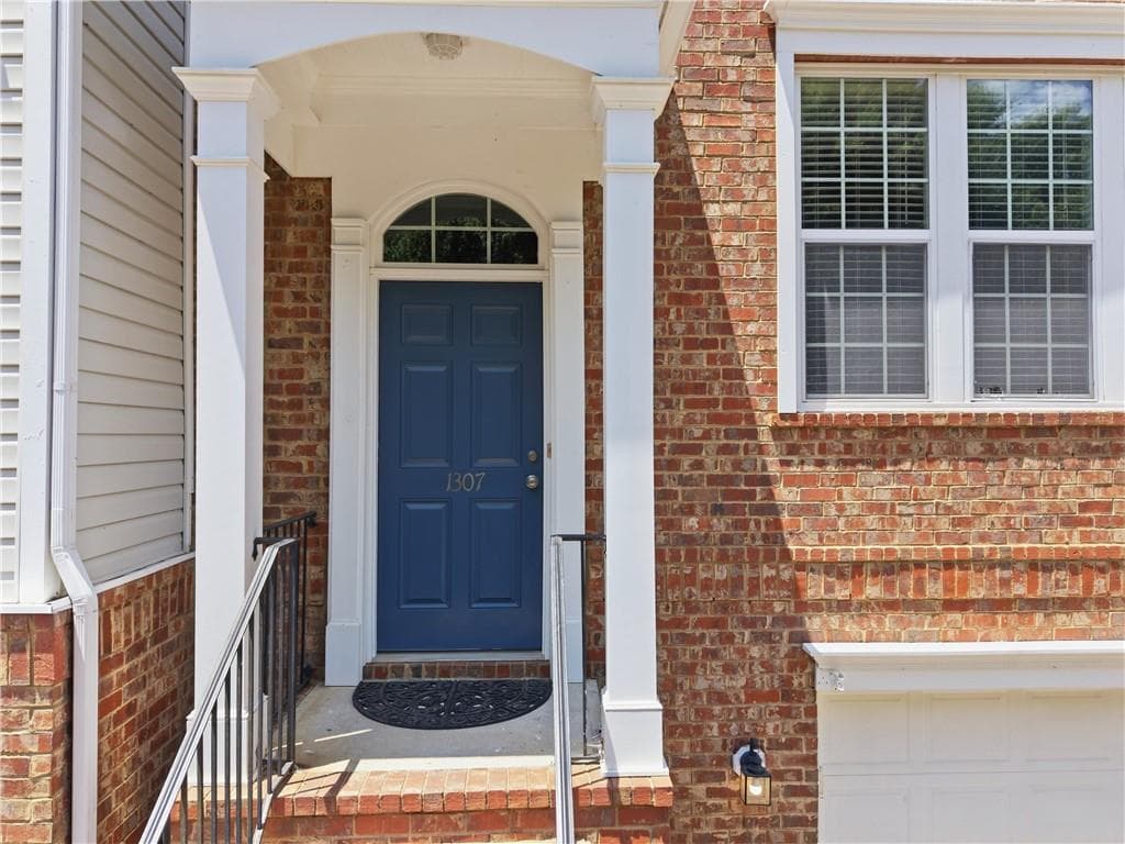 3 bedroom, 4 bathroom, 1,722 sq ft townhouse for rent at 1307 Greychurch Way, Alpharetta, GA 30004 for $2,350 a month — photo 1 of 20