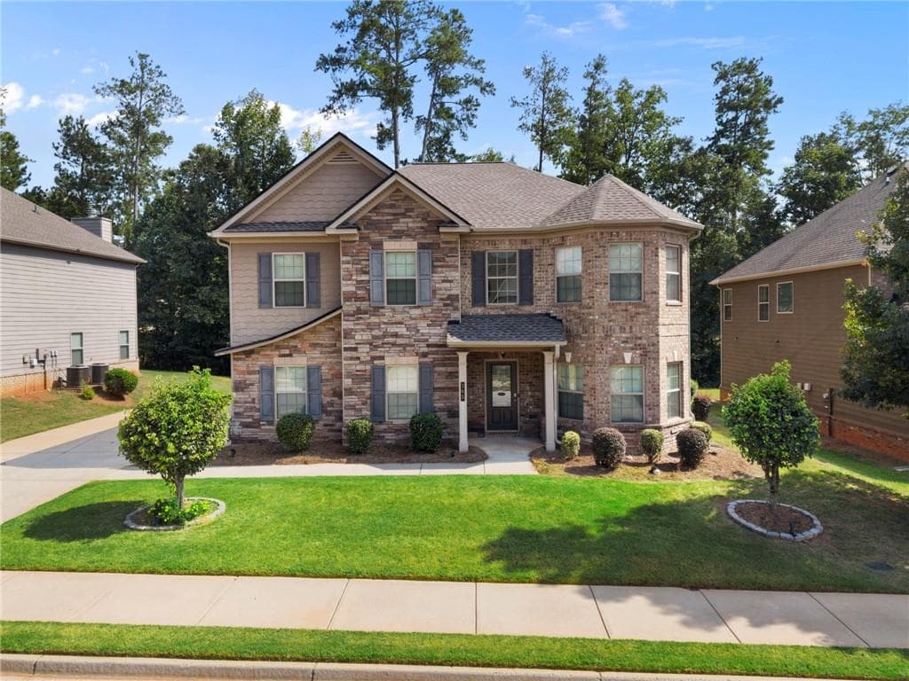 4 bedroom, 3 bathroom, 2,630 sq ft single family residence for rent at 165 Regency Place, Covington, GA 30016 for $2,450 a month — photo 2