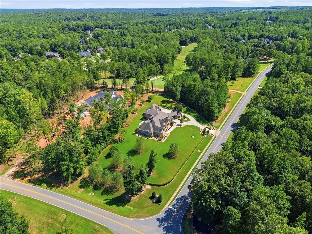 5 bedroom, 5 bathroom, 4,784 sq ft single family residence for sale at 515 River Forest Drive, Forsyth, GA 31029 — photo 2