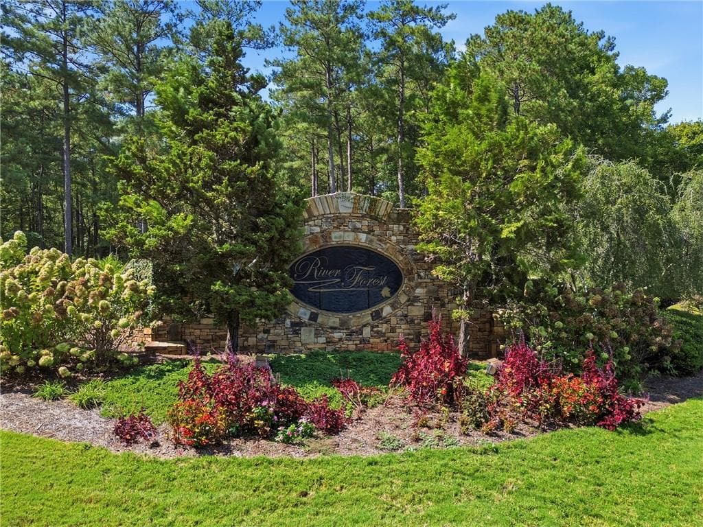 5 bedroom, 5 bathroom, 4,784 sq ft single family residence for sale at 515 River Forest Drive, Forsyth, GA 31029 — photo 3