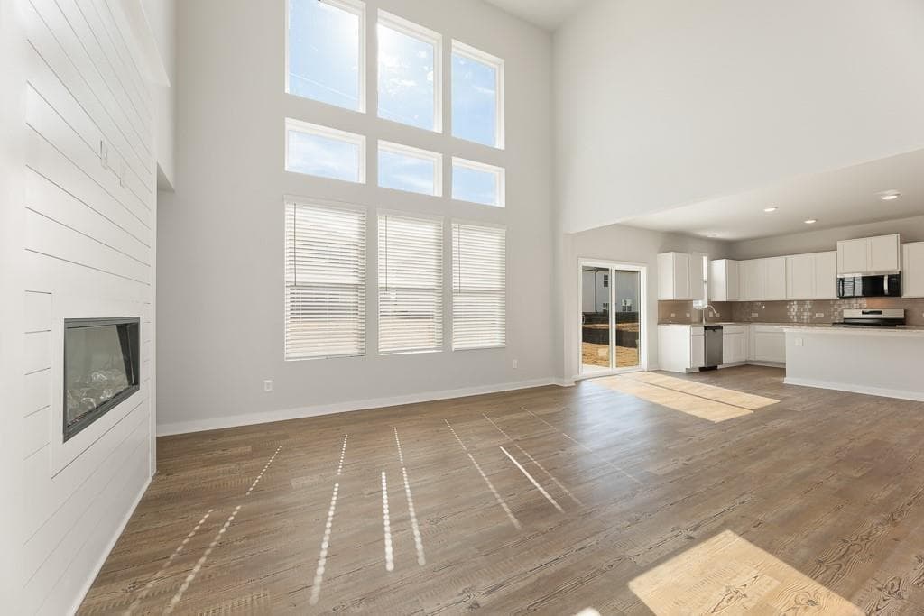 5 bedroom, 4 bathroom, 3,403 sq ft single family residence for sale at 5614 Rosehall Place, South Fulton, GA 30349 — photo 7