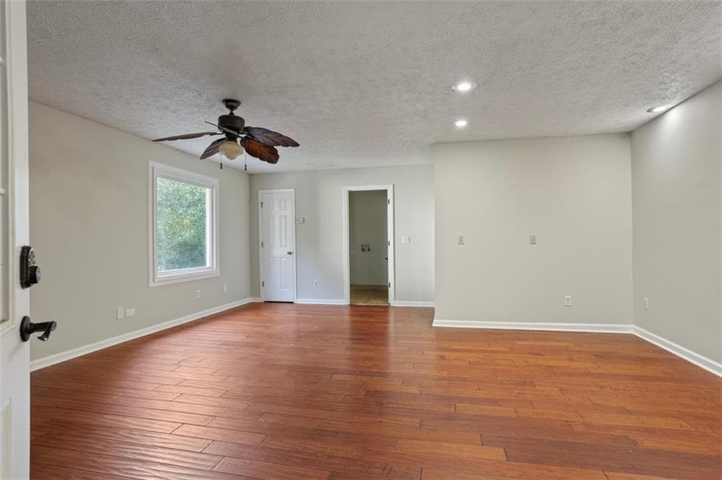4 bedroom, 3 bathroom, 2,700 sq ft single family residence for rent at 263 Mountainview Circle A, Canton, GA 30115 for $2,200 a month — photo 7