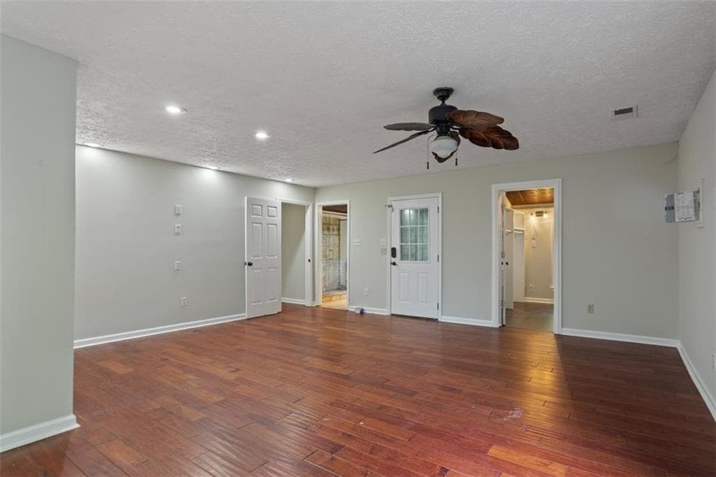 4 bedroom, 3 bathroom, 2,700 sq ft single family residence for rent at 263 Mountainview Circle A, Canton, GA 30115 for $2,200 a month — photo 8