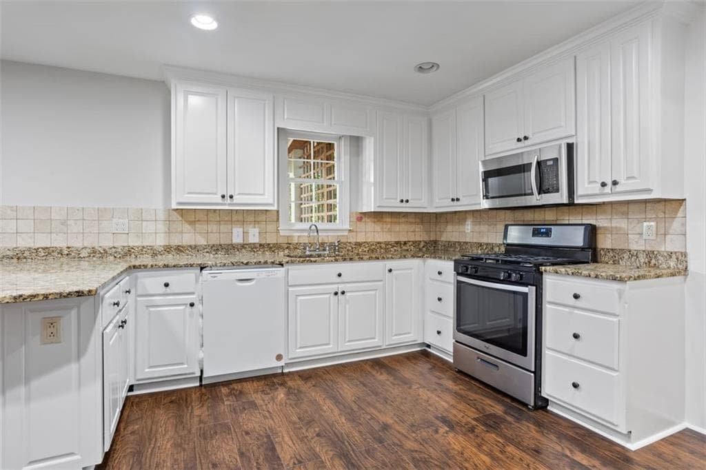 4 bedroom, 3 bathroom, 2,700 sq ft single family residence for rent at 263 Mountainview Circle A, Canton, GA 30115 for $2,200 a month — photo 5