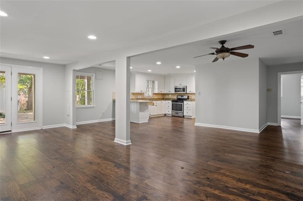 4 bedroom, 3 bathroom, 2,700 sq ft single family residence for rent at 263 Mountainview Circle A, Canton, GA 30115 for $2,200 a month — photo 3