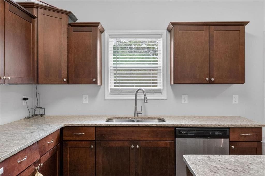 4 bedroom, 3 bathroom, 2,193 sq ft single family residence for sale at 338 Springwater Way, Bremen, GA 30110 — photo 4