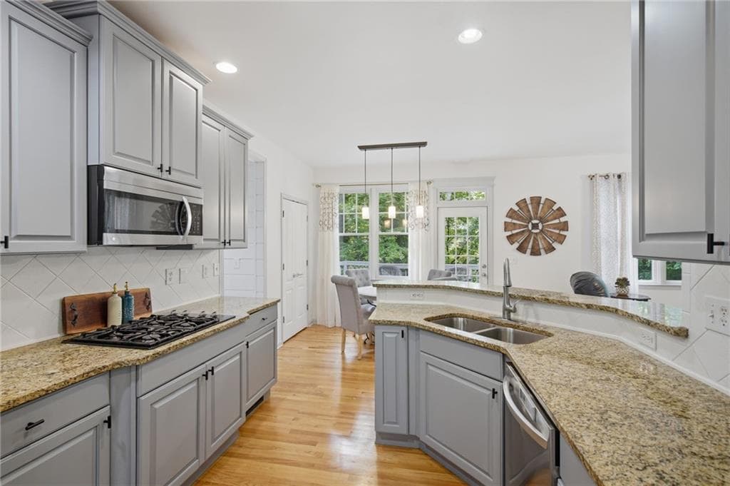 5 bedroom, 4 bathroom, 3,356 sq ft single family residence for sale at 4092 Suwanee Mill Drive, Buford, GA 30518 — photo 6