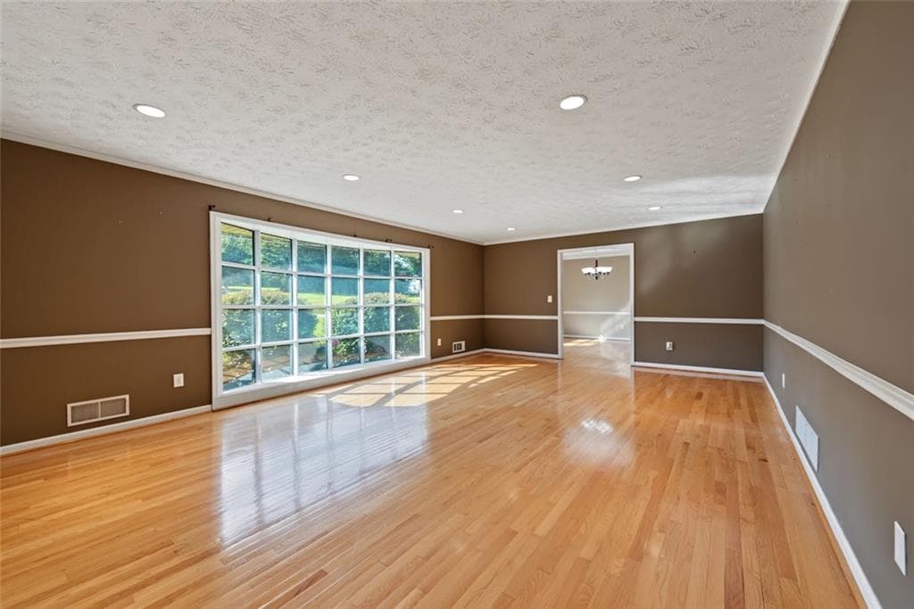3 bedroom, 2 bathroom, 2,211 sq ft single family residence for sale at 2653 Amberly Way, Snellville, GA 30078 — photo 4