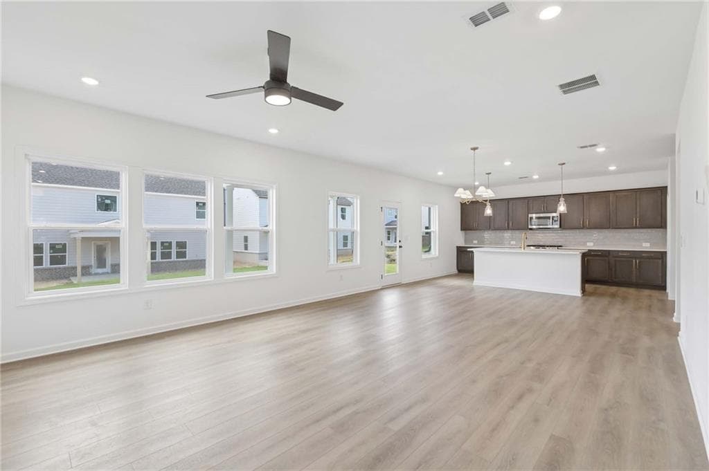 5 bedroom, 4 bathroom, 2,587 sq ft single family residence for sale at 5448 Hargrove Way, Flowery Branch, GA 30542 — photo 6