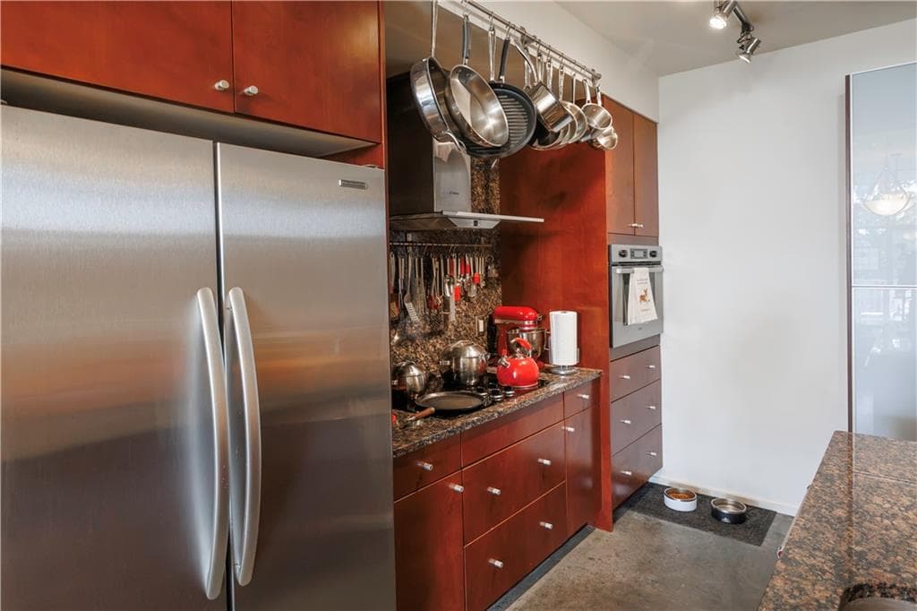 1 bedroom, 2 bathroom, 879 sq ft condominium for sale at 130 Arizona Avenue 305, Atlanta, GA 30307 — photo 7
