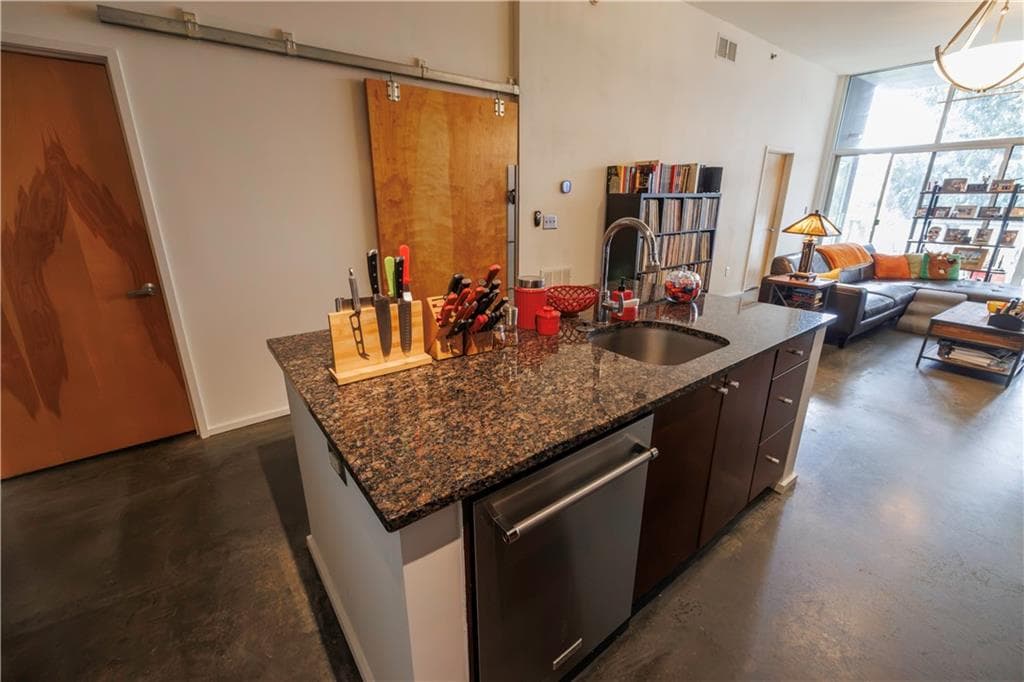 1 bedroom, 2 bathroom, 879 sq ft condominium for sale at 130 Arizona Avenue 305, Atlanta, GA 30307 — photo 10