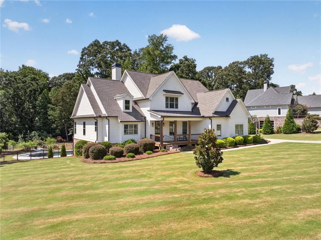 6 bedroom, 5 bathroom, 5,575 sq ft single family residence for sale at 417 Fox Valley Drive, Monroe, GA 30656 — photo 3