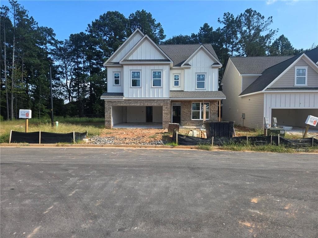 4 bedroom, 3 bathroom, 2,574 sq ft single family residence for sale at 1162 Homepark Circle, Buford, GA 30518 — photo 4