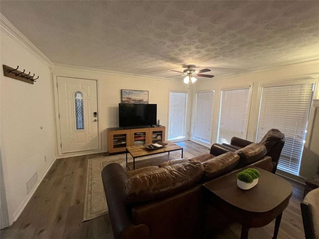 2 bedroom, 2 bathroom, 858 sq ft condominium for sale at 9010 Prestige Lane 3, Gainesville, GA 30506 — photo 9
