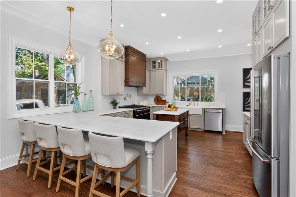 5 bedroom, 4 bathroom, 3,000 sq ft single family residence for sale at 30 Sessions Street, Marietta, GA 30060 — photo 7
