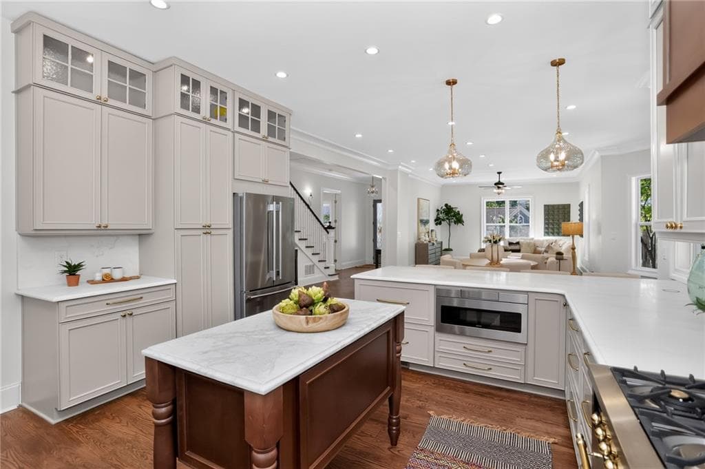 5 bedroom, 4 bathroom, 3,000 sq ft single family residence for sale at 30 Sessions Street, Marietta, GA 30060 — photo 8