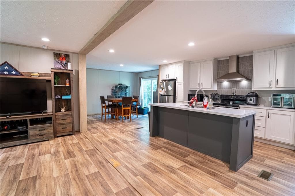 3 bedroom, 2 bathroom, 1,568 sq ft single family residence for sale at 3589 Sequoia Road, Gainesville, GA 30506 — photo 4