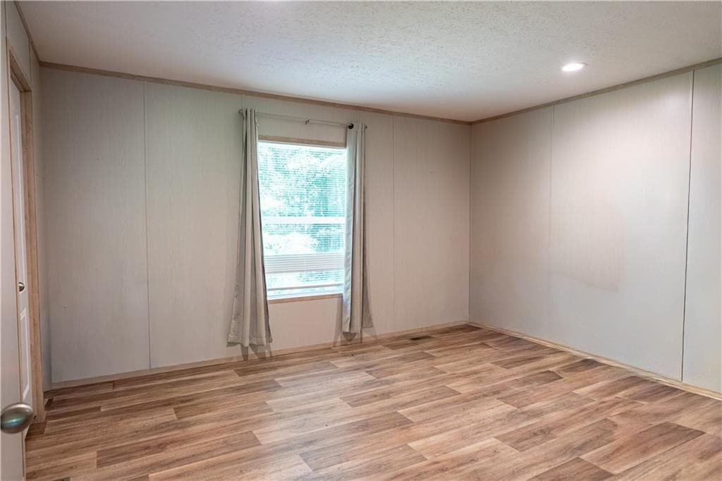 3 bedroom, 2 bathroom, 1,568 sq ft single family residence for sale at 3589 Sequoia Road, Gainesville, GA 30506 — photo 6