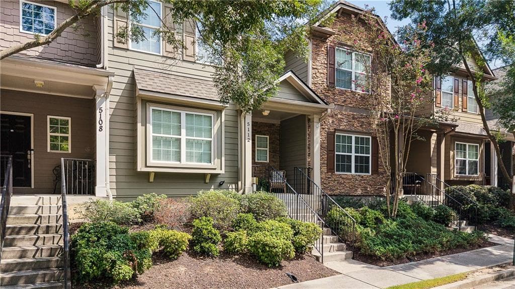 3 bedroom, 3 bathroom, 2,126 sq ft townhouse for sale at 5112 Whiteoak Terrace, Smyrna, GA 30080 — photo 2