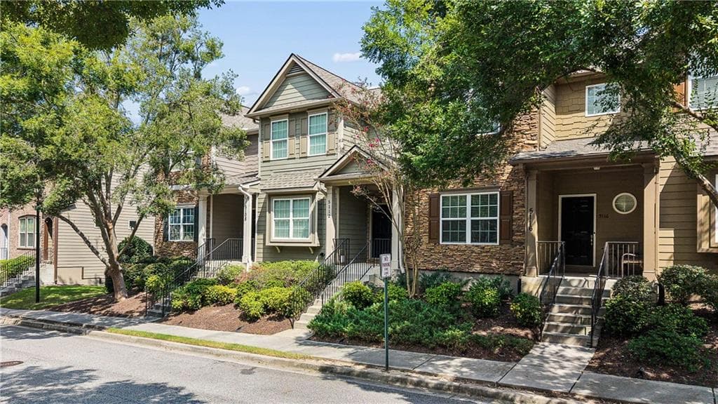 3 bedroom, 3 bathroom, 2,126 sq ft townhouse for sale at 5112 Whiteoak Terrace, Smyrna, GA 30080 — photo 3