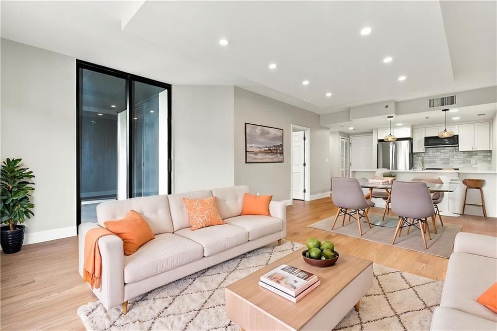 1 bedroom, 1 bathroom, 750 sq ft condominium for sale at 3481 Lakeside Drive 1905, Atlanta, GA 30326 — photo 9
