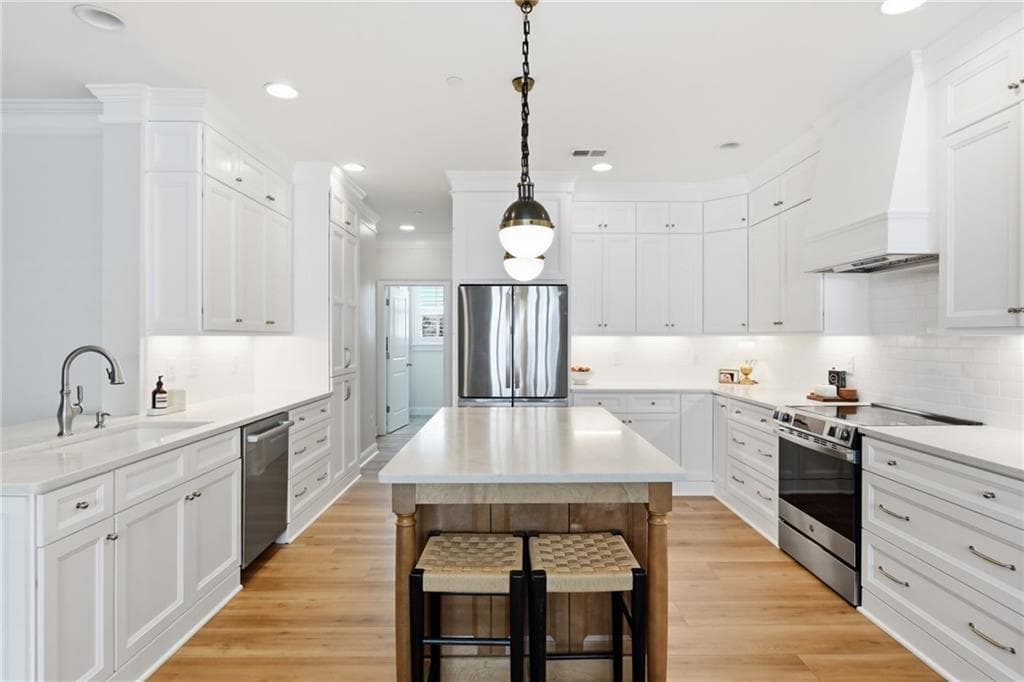 3 bedroom, 3 bathroom, 2,430 sq ft single family residence for sale at 256 Avery Street, Marietta, GA 30060 — photo 8