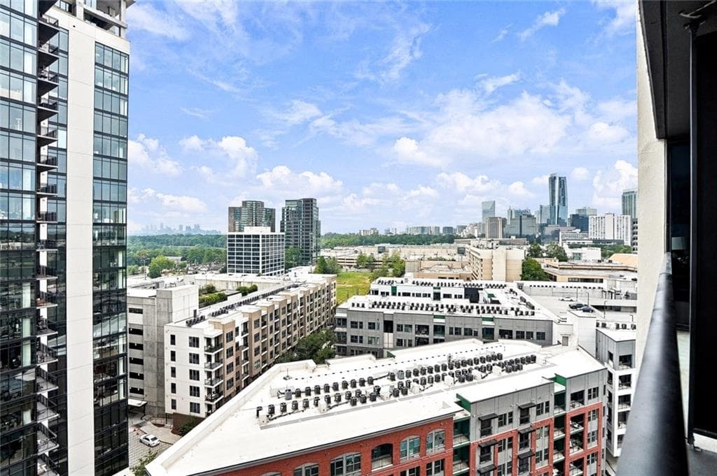 1 bedroom, 1 bathroom, 750 sq ft condominium for sale at 3481 Lakeside Drive 1905, Atlanta, GA 30326 — photo 7