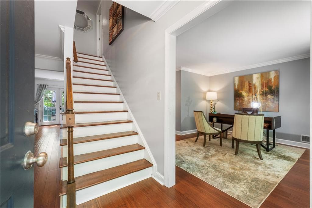 3 bedroom, 3 bathroom, 2,228 sq ft single family residence for sale at 2220 Defoors Ferry Road, Atlanta, GA 30318 — photo 2