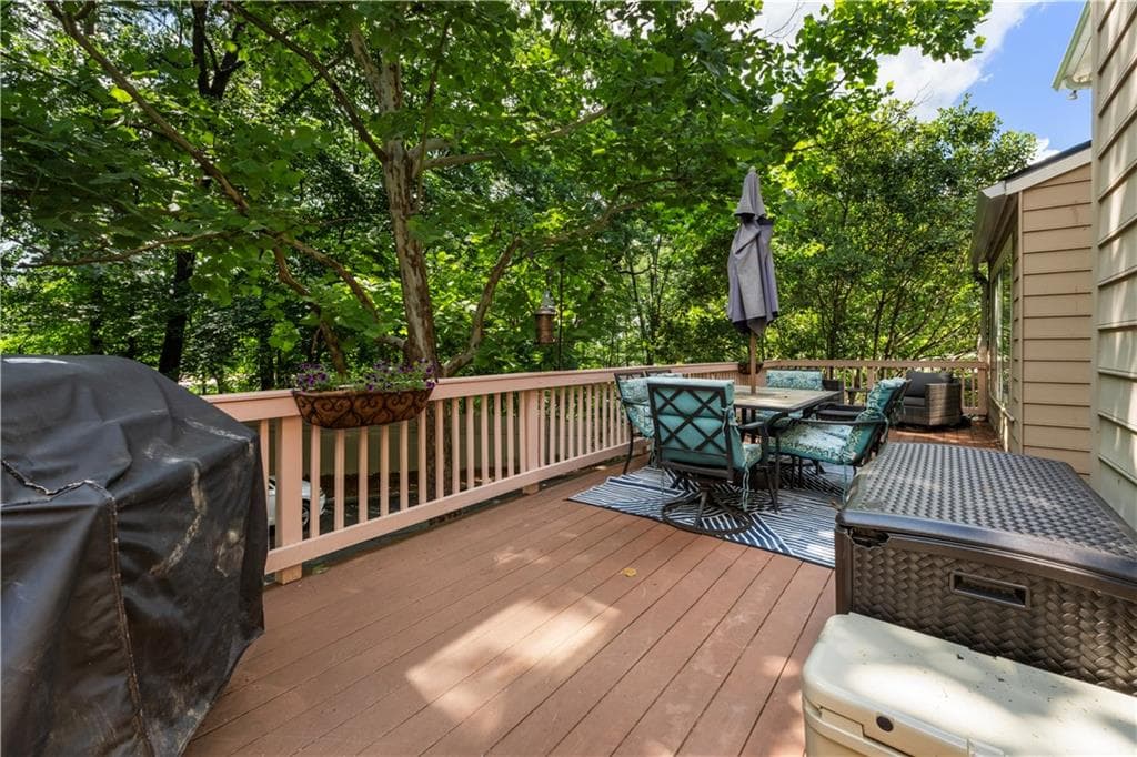 3 bedroom, 3 bathroom, 2,228 sq ft single family residence for sale at 2220 Defoors Ferry Road, Atlanta, GA 30318 — photo 10