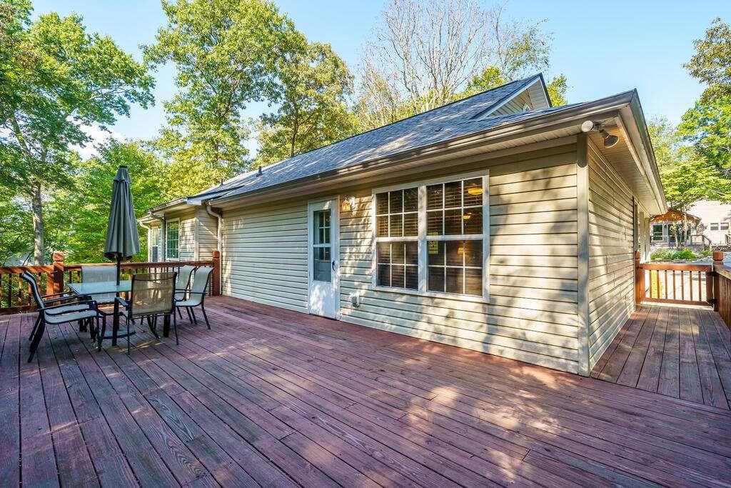4 bedroom, 3 bathroom, 1,890 sq ft single family residence for sale at 21 Gild Court, Ellijay, GA 30540 — photo 6