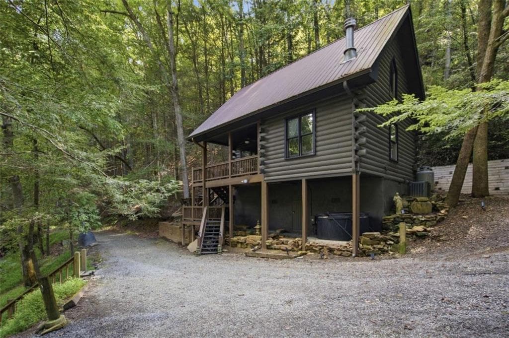 1 bedroom, 1 bathroom single family residence for sale at 259 Sutton Ridge Way, Ellijay, GA 30540 — photo 1 of 42