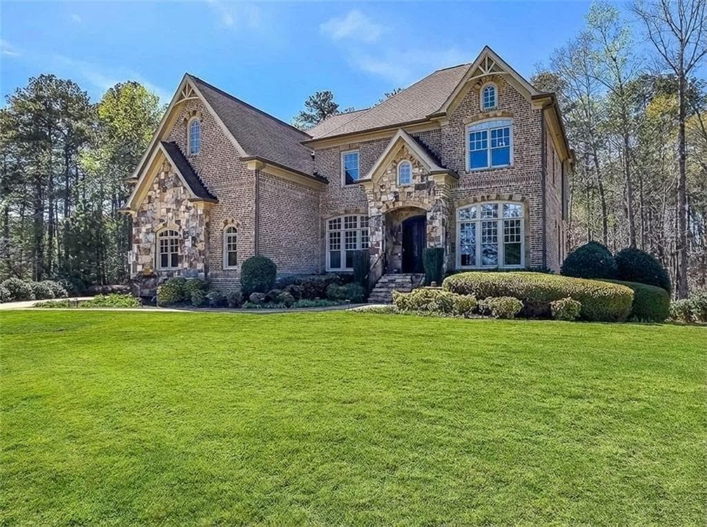5 bedroom, 5 bathroom, 5,886 sq ft single family residence for sale at 1485 White Rose Court, Kennesaw, GA 30152 — photo 2