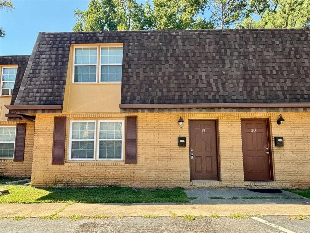 3 bedroom, 3 bathroom townhouse for rent at 3198 Washington Road 19, East Point, GA 30344 for $1,600 a month — photo 1 of 19