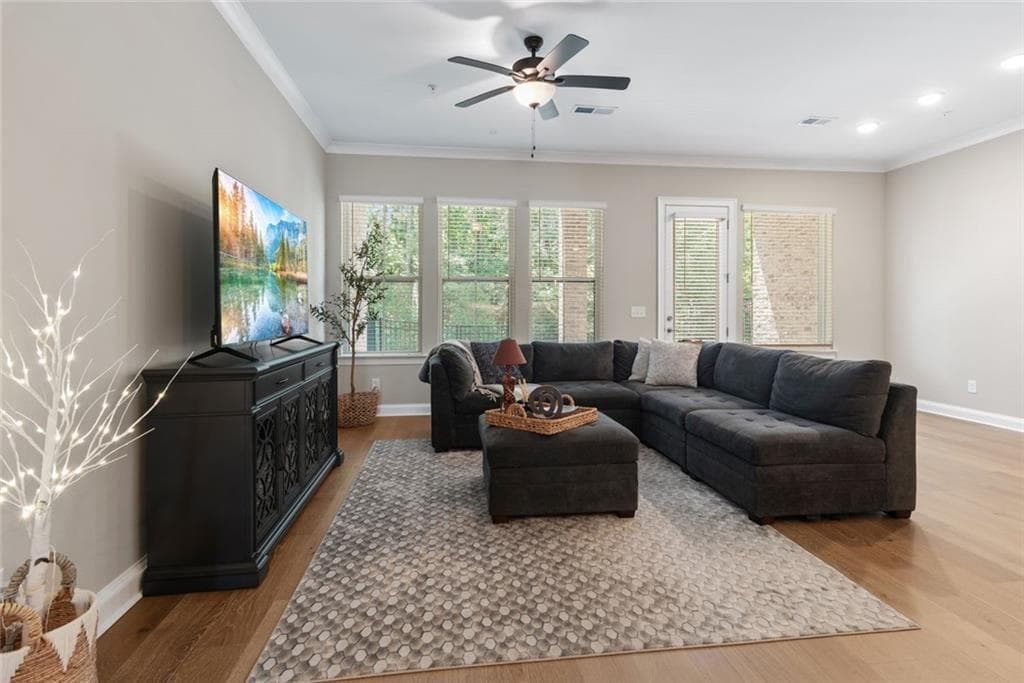 3 bedroom, 3 bathroom, 2,220 sq ft townhouse for sale at 300 Walker Avenue, Roswell, GA 30076 — photo 4