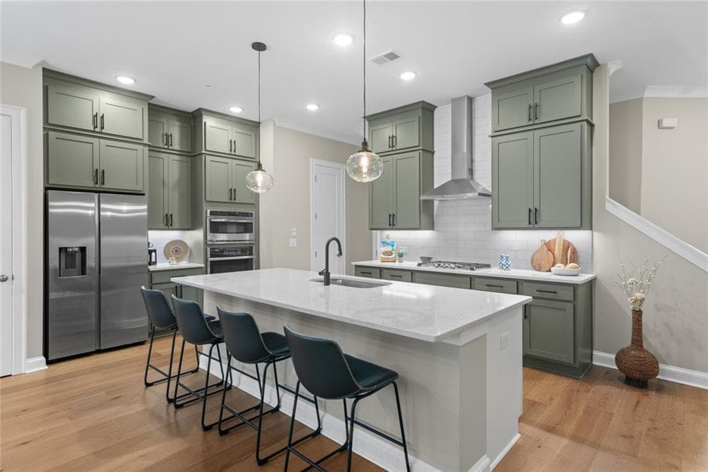 3 bedroom, 3 bathroom, 2,220 sq ft townhouse for sale at 300 Walker Avenue, Roswell, GA 30076 — photo 2
